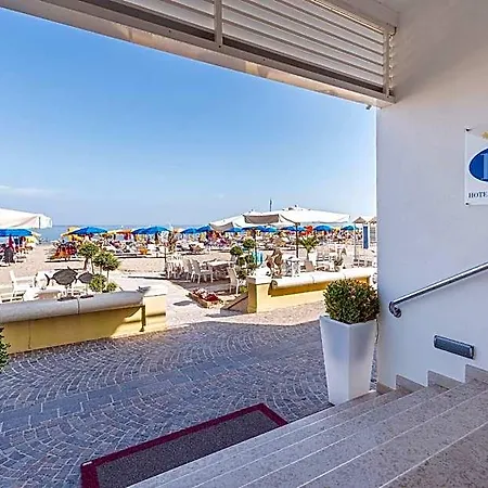 Vittoria 4*