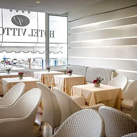 Otel Vittoria 4*